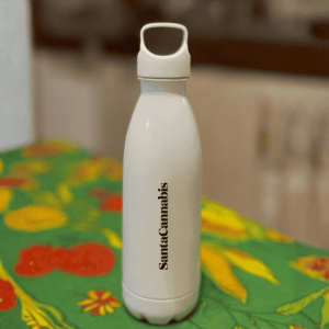 Garrafa Plástica Santa Cannabis 680ml